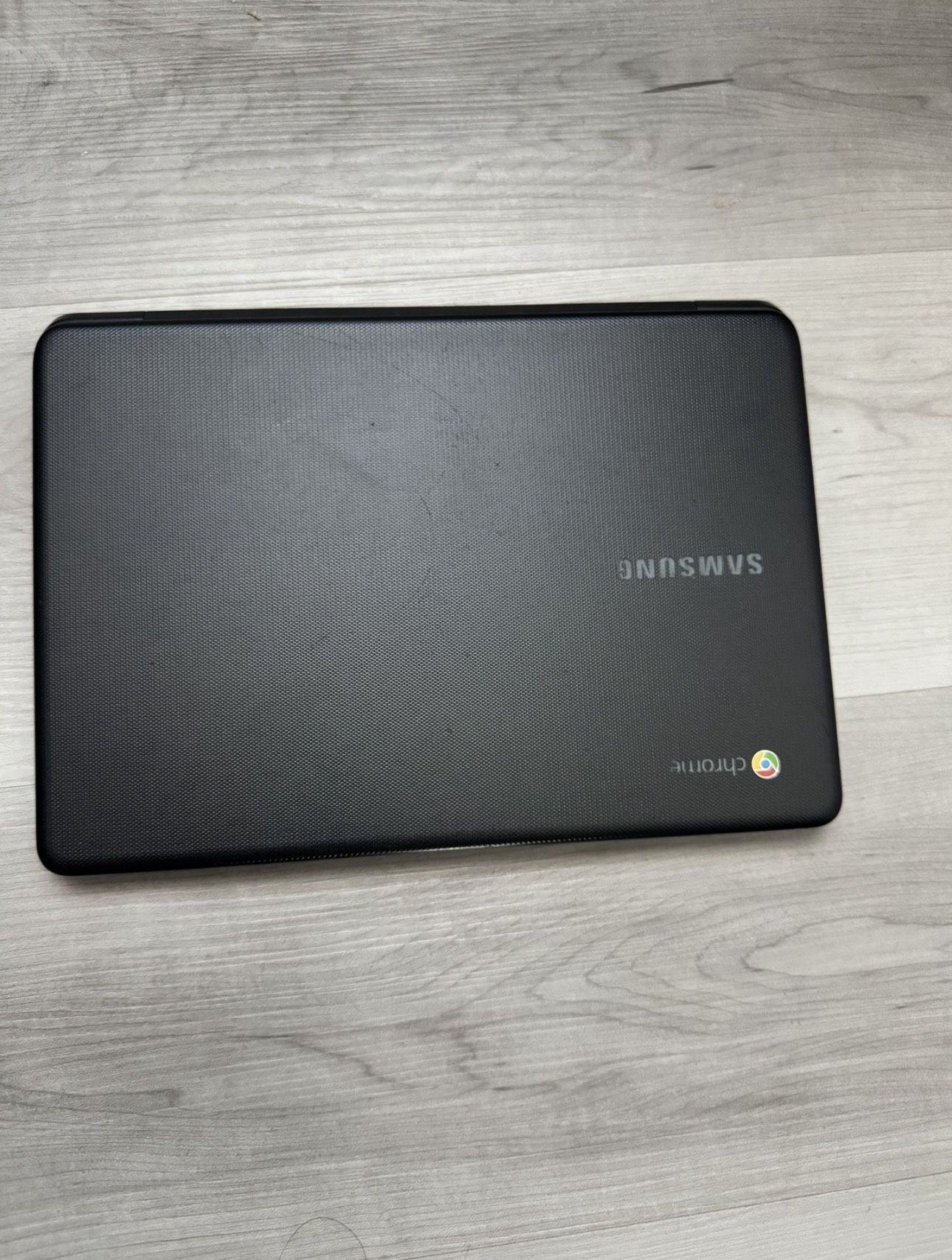 Samsung XE500C13-K03US Chromebook 3-11.6 HD - Celeron N3060-4GB - 16GB SSD