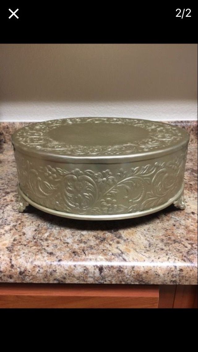 Wedding cake holder