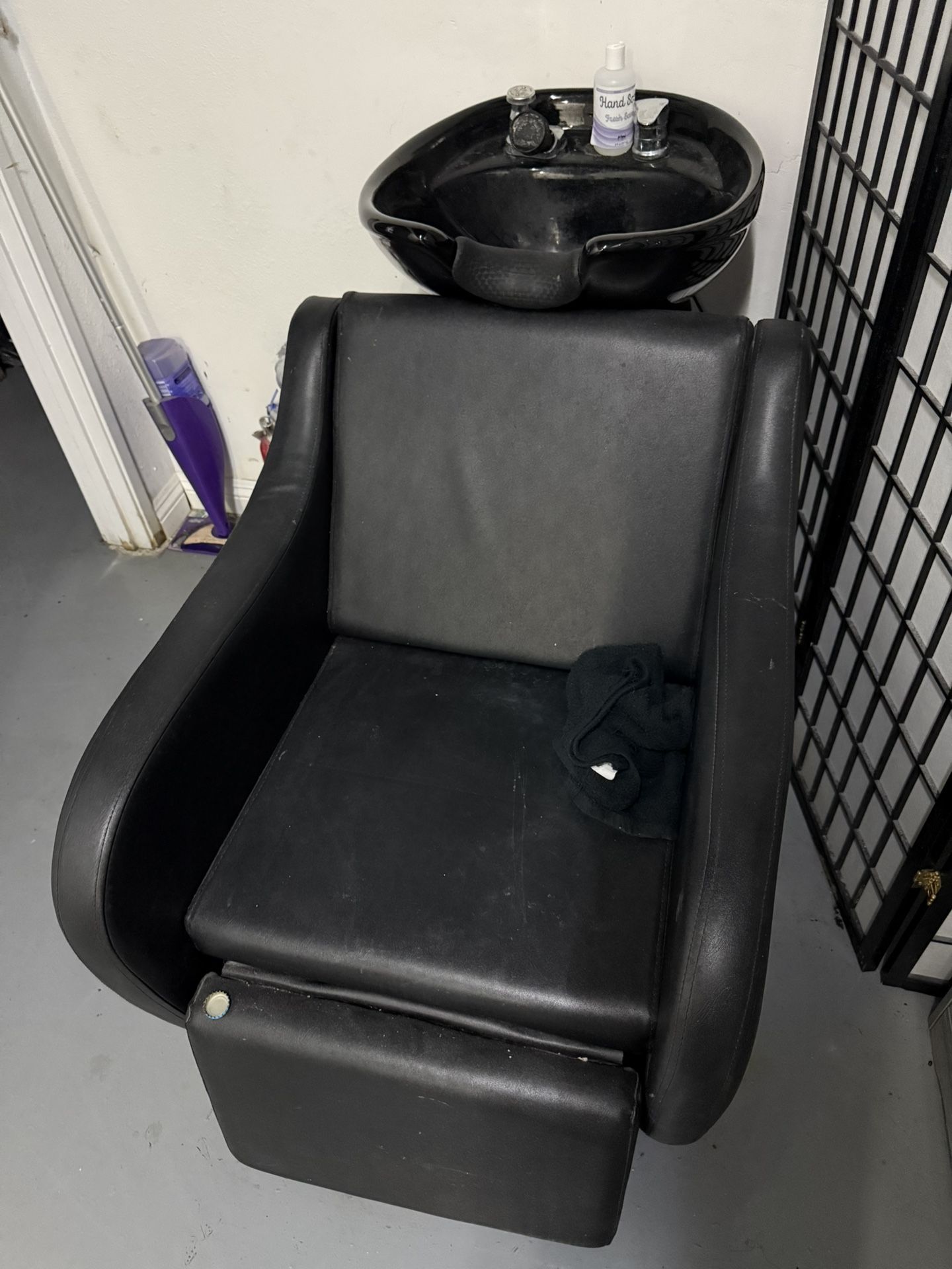 Washbowl For Salon Or Barber Shop Hair