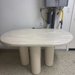 Valyou Dining table
