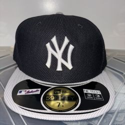 New York Yankees Fitted Baseball Cap Hat