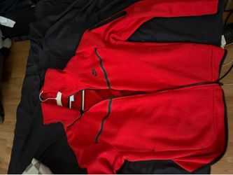 Nike Tech  red