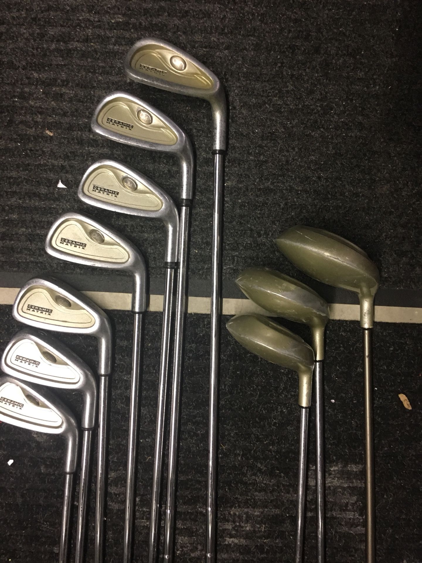 Dynatour set of golf clubs