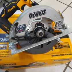 20V MAX Cordless Brushless 7-1/4 in. Sidewinder Style Circular Saw with FLEXVOLT ADVANTAGE (Tool Only)


