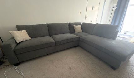 Charcoal Gray L-Shaped Sectional Sofa w/ Chaise – Excellent Condition