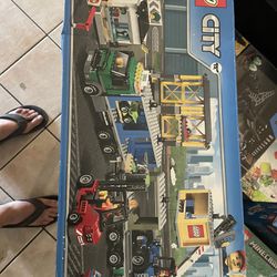 lego sets all new (60169) $75, (60221) $20 ,(21153) $20 prices are firm in n Lakeland 