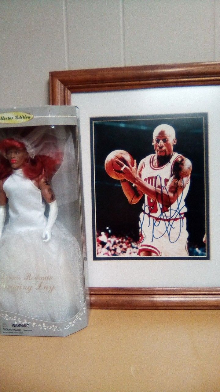 Dennis rodman wedding doll and autographed eight and a half by 11 photo framed - www.disolcolor.com Dennis rodman wedding doll and autographed eight and a half by 11 photo framed - www.disolcolor.com