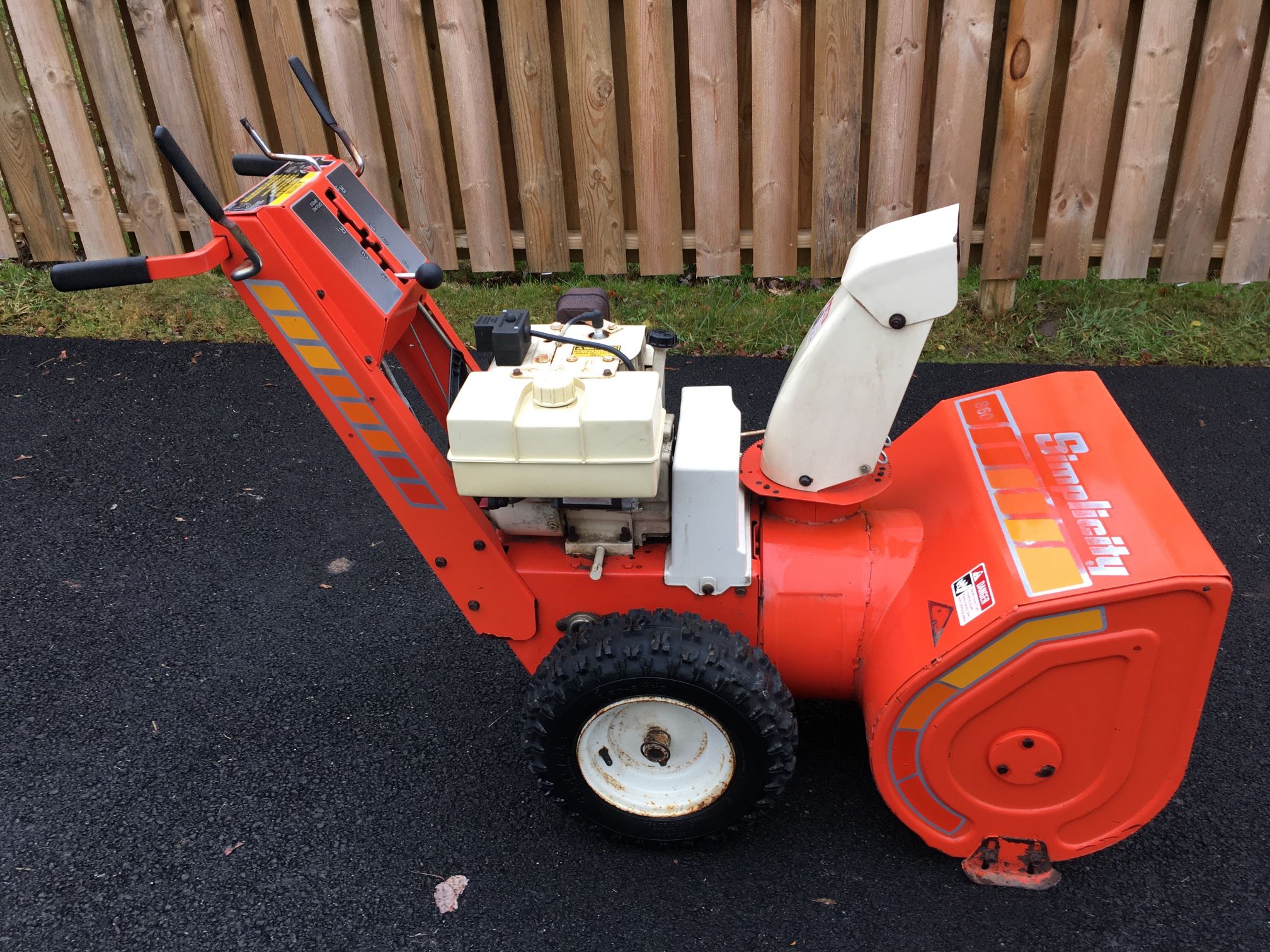 Simplicity 860 2 Stage Snowblower 8HP 24”