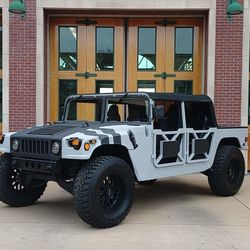 85' AM General Humvee m998