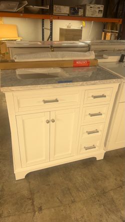 36in Bathroom Vanity with Top
