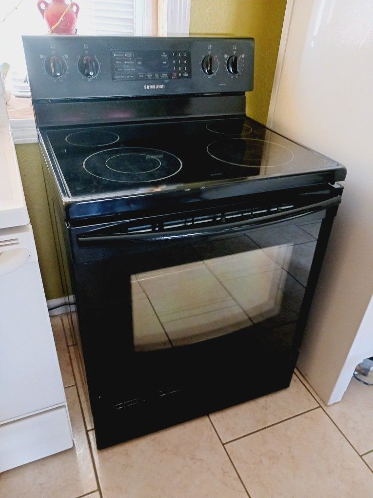 Whirlpool Electric Everything Work $ 240