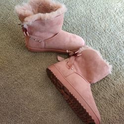 Pink  boots  Size 6 In Half 