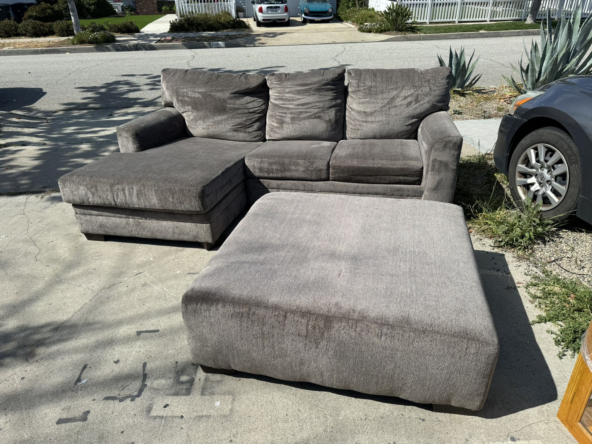 Grey 2 Sectional Couch & Ottoman DELIVERY AVAILABLE 