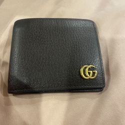 Gucci wallet with case