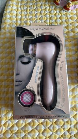 Electric Facial Cleansing Brush