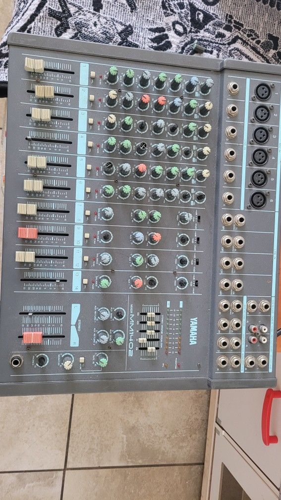 Yamaha Mixer