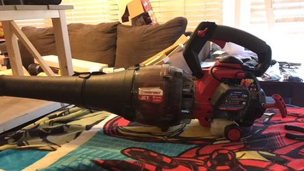 Troy bilt leaf blower, runs like new!
