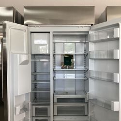 Cafe Side-by-Side Refrigerator in UL Listed with Stainless steel and 3 Adjustable, Spillproof Glass