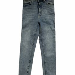 Jeans color azul claro (ZARA)