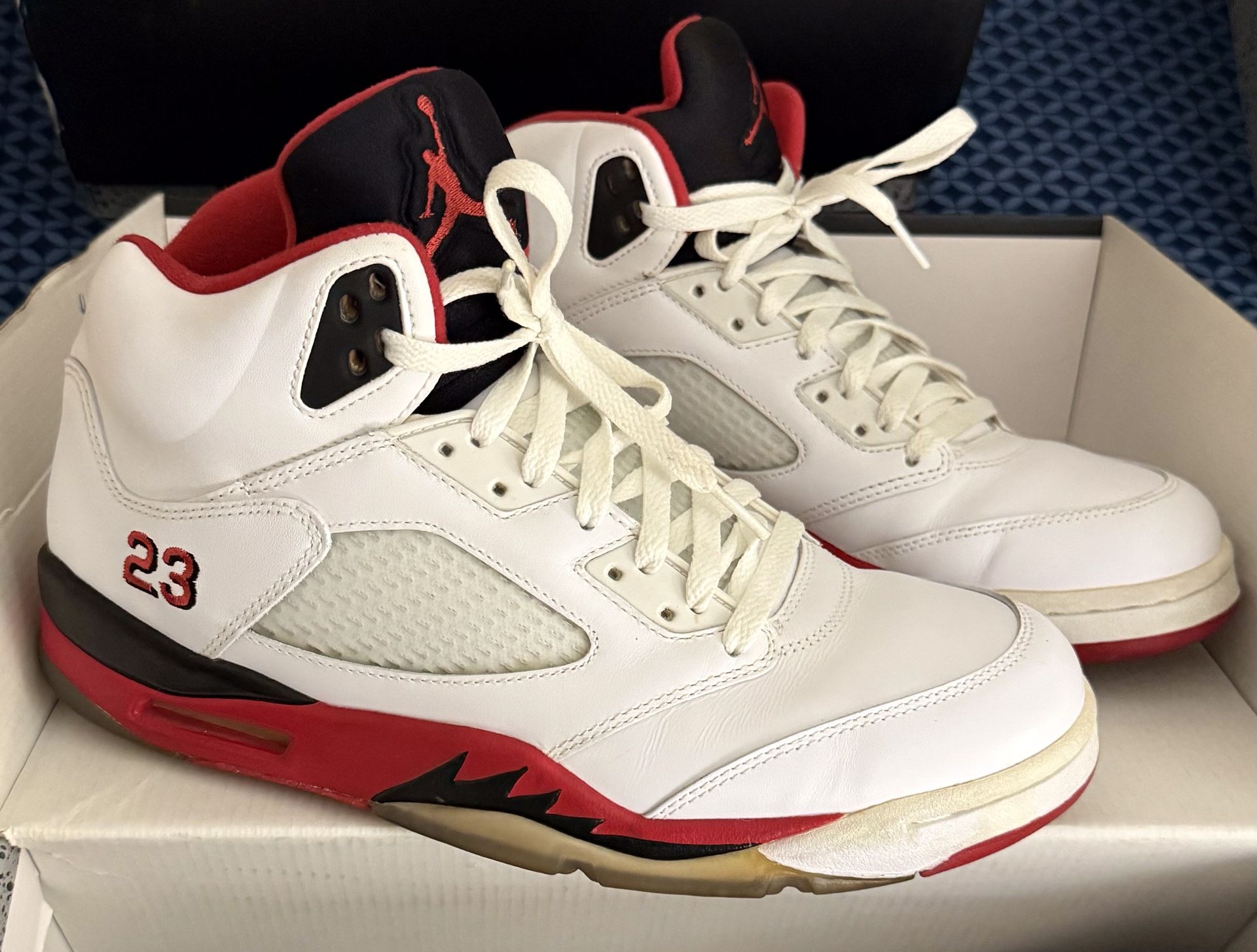 AIR JORDAN RETRO FIRE RED BLACK TONGUE (2013) SIZE