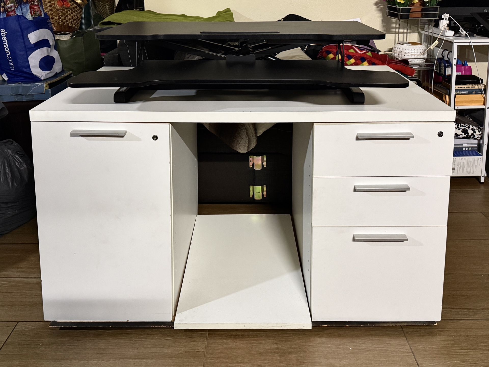 Office Desk & FITUEYES Desk Converter