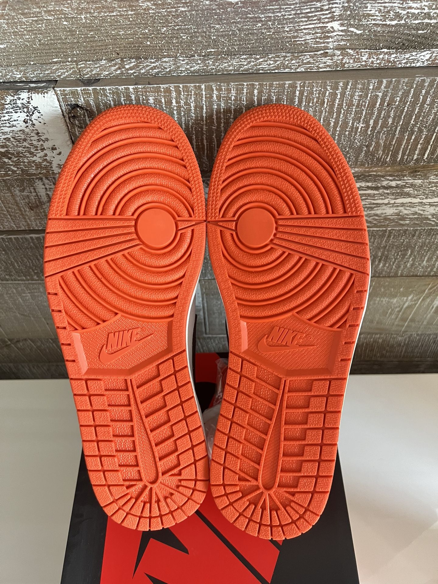 New Jordan 1 Low Starfish Size 12M