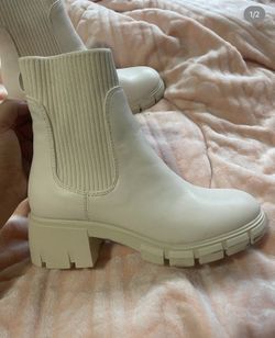 White Boots 