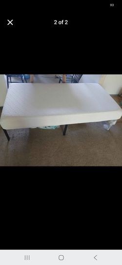 Bed frame and mattress(twin)