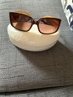 Women’s coach sun glasses