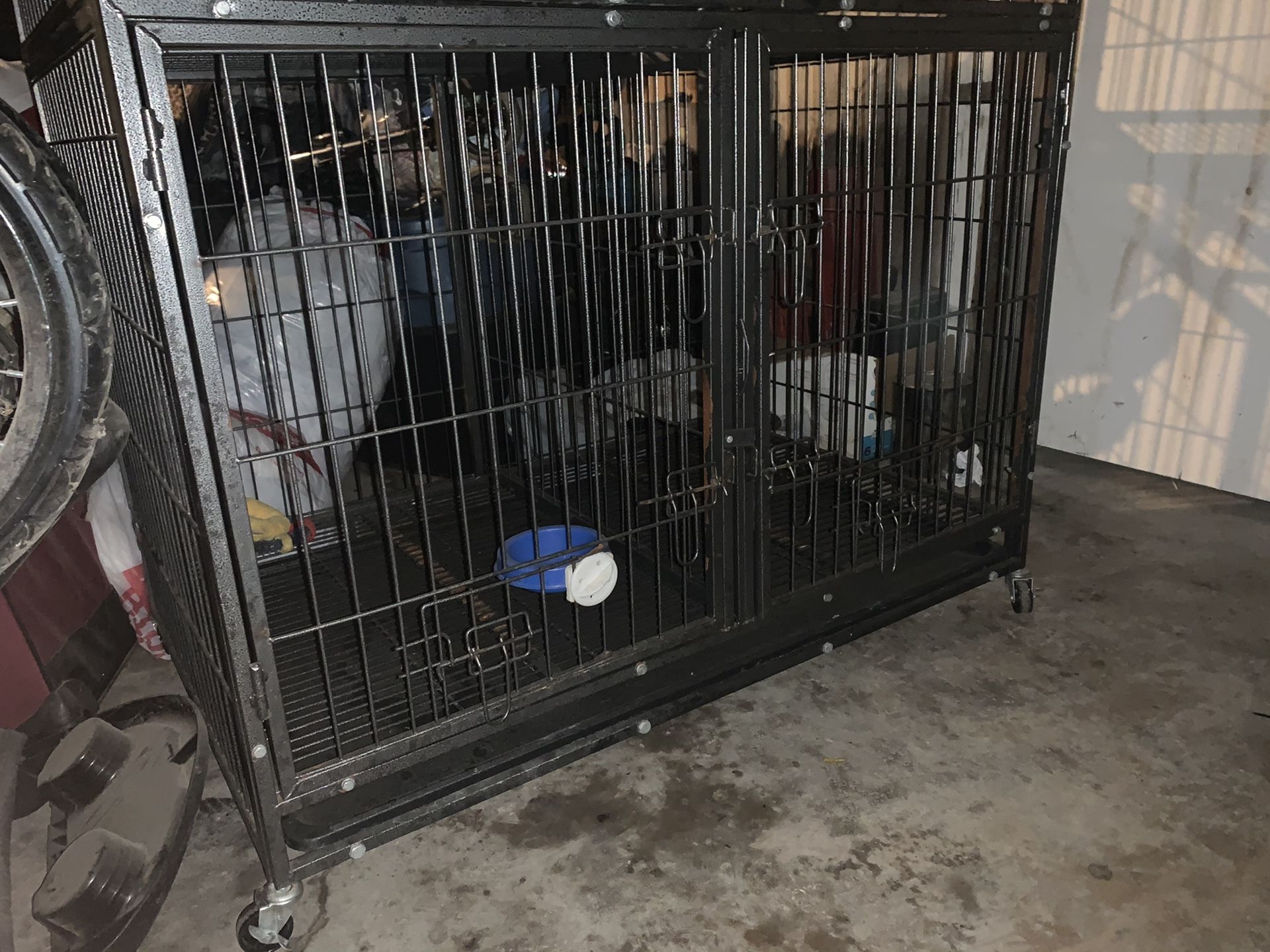 Dog crate come with devider