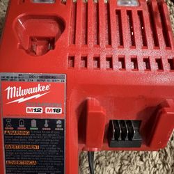 Milwaukee 48-59-1812 M18 & M12 Multi-Voltage Battery Charger