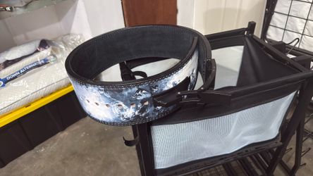 Weightlifting belt and wrist wraps