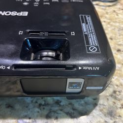 Epson Projector And Screen 