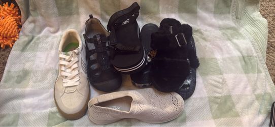 Women’s size 9 shoes