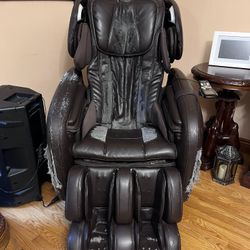 Massage Chair With Exquisite Massaging Capabilities