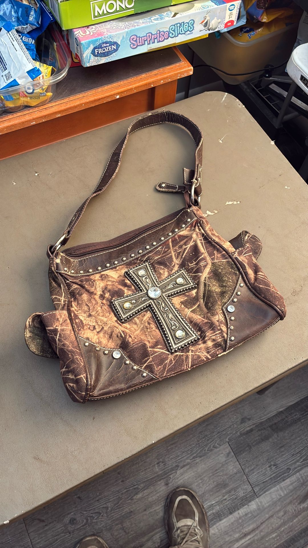 Cross purse
