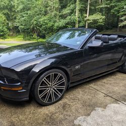 2008 Mustang GT Convertible Triple Black 20" Racing Tires  Runs And Drives Like New V8 Automatic 