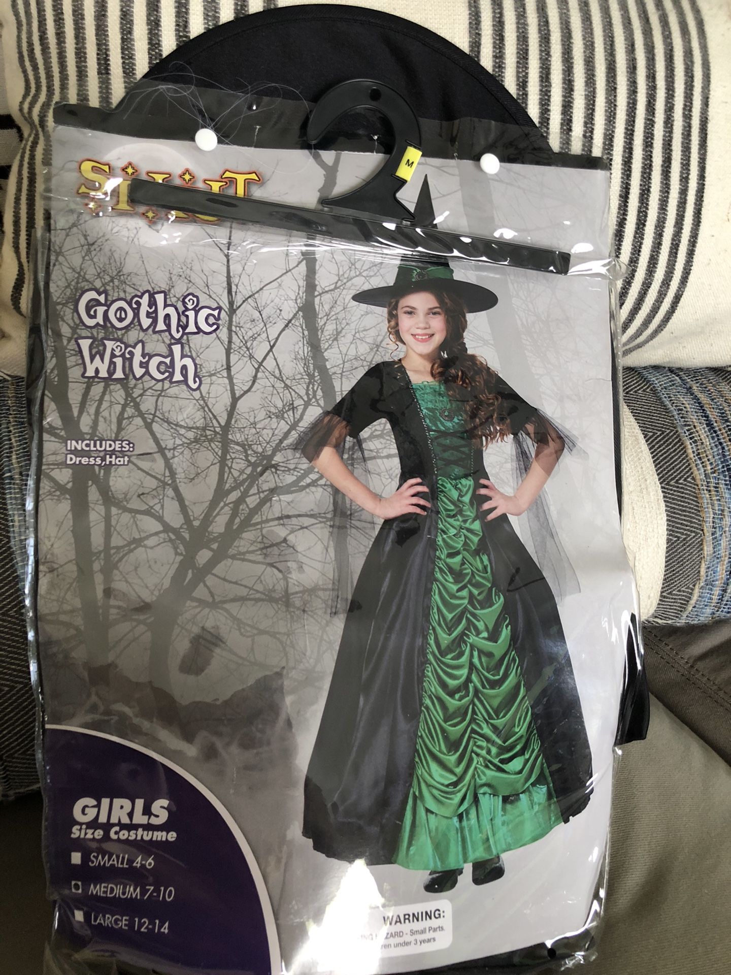 Girls witch Halloween costume size medium 7/10