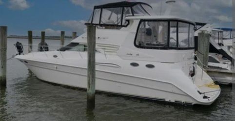 Yacht sea ray