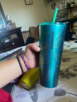 Starbucks tumbler lot