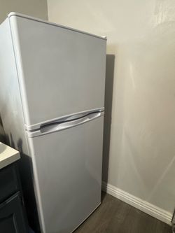 Refrigerator for sell