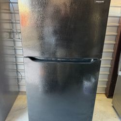 1 Year Old Black Frigidaire Top And Bottom Fridge (Free Same Day Delivery)