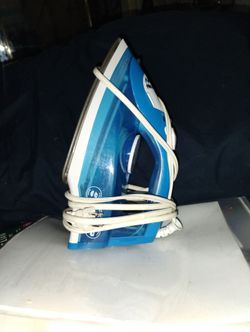 New Black N Decker Steam Iron