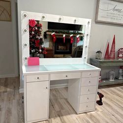 47’’ Long Make Up Vanity In Stock 