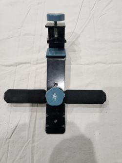 Sit up bar under door mount