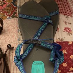 Tevas Size8