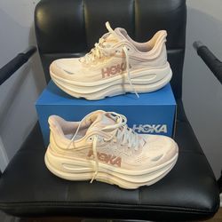 Hoka Bondi 9/ Size 6.5B Women’s $100