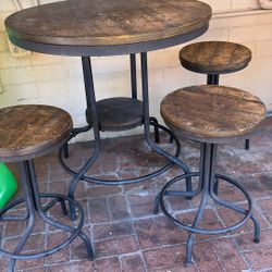 Outdoor Bar Table & Stools