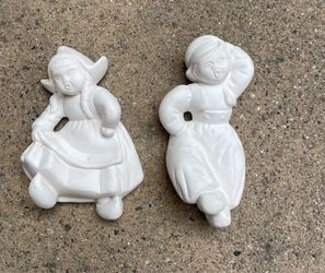 Vintage Chalkware Dutch Boy & Girl Wall Plaques – Mid-Century Hand Figural Wall Hanging pair