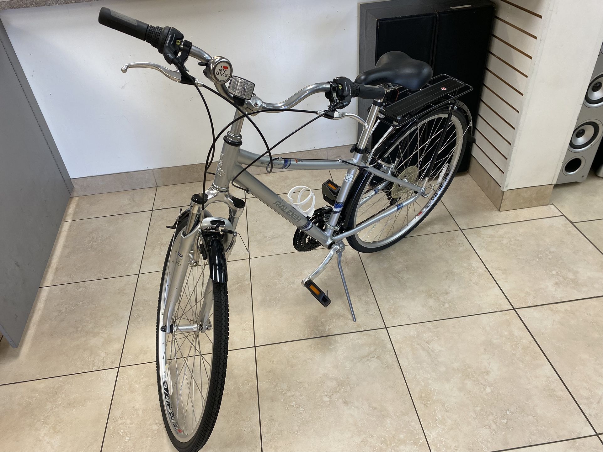 Raleigh Venture Bike Medium Size 17” - Main Image